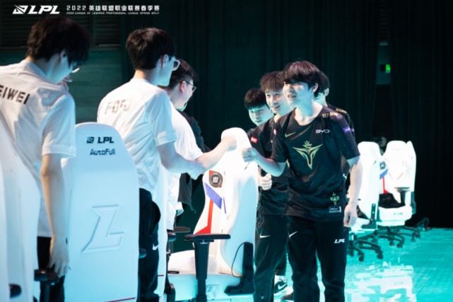 才有资格谈 才有资格谈