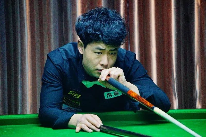 决定很难在 决定很难在